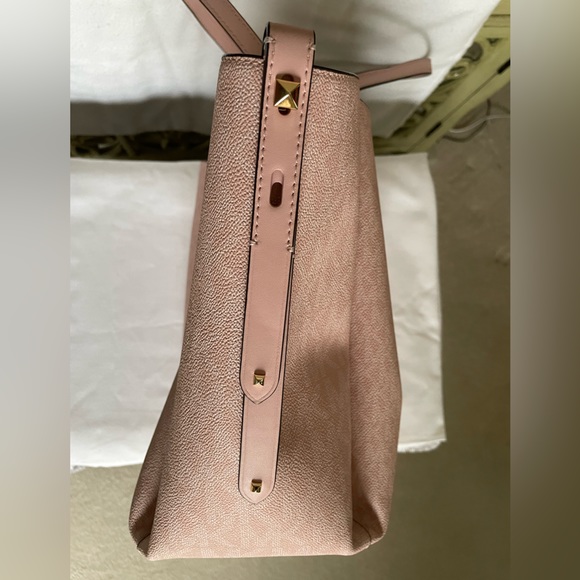 NWT. MICHAEL MICHAEL KORS. FREYA Smokey Rose. Large open tote. - Picture 3 of 5